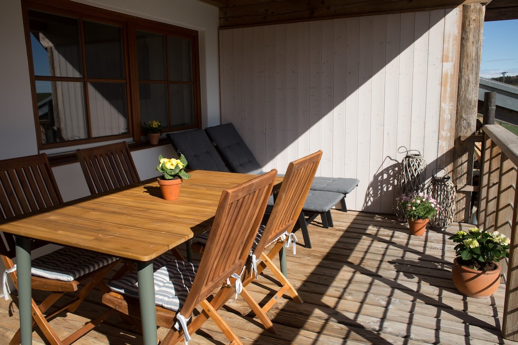 Ferienwohnung Nr.1 die Buche - überdachter Balkon